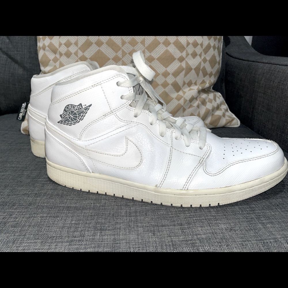 NIKE AIR JORDAN 1 RETRO High
